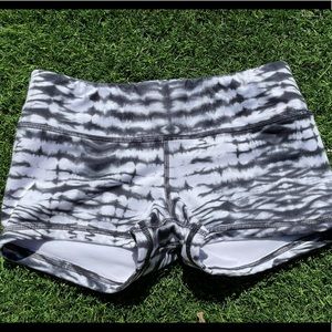 Fleo Shorts